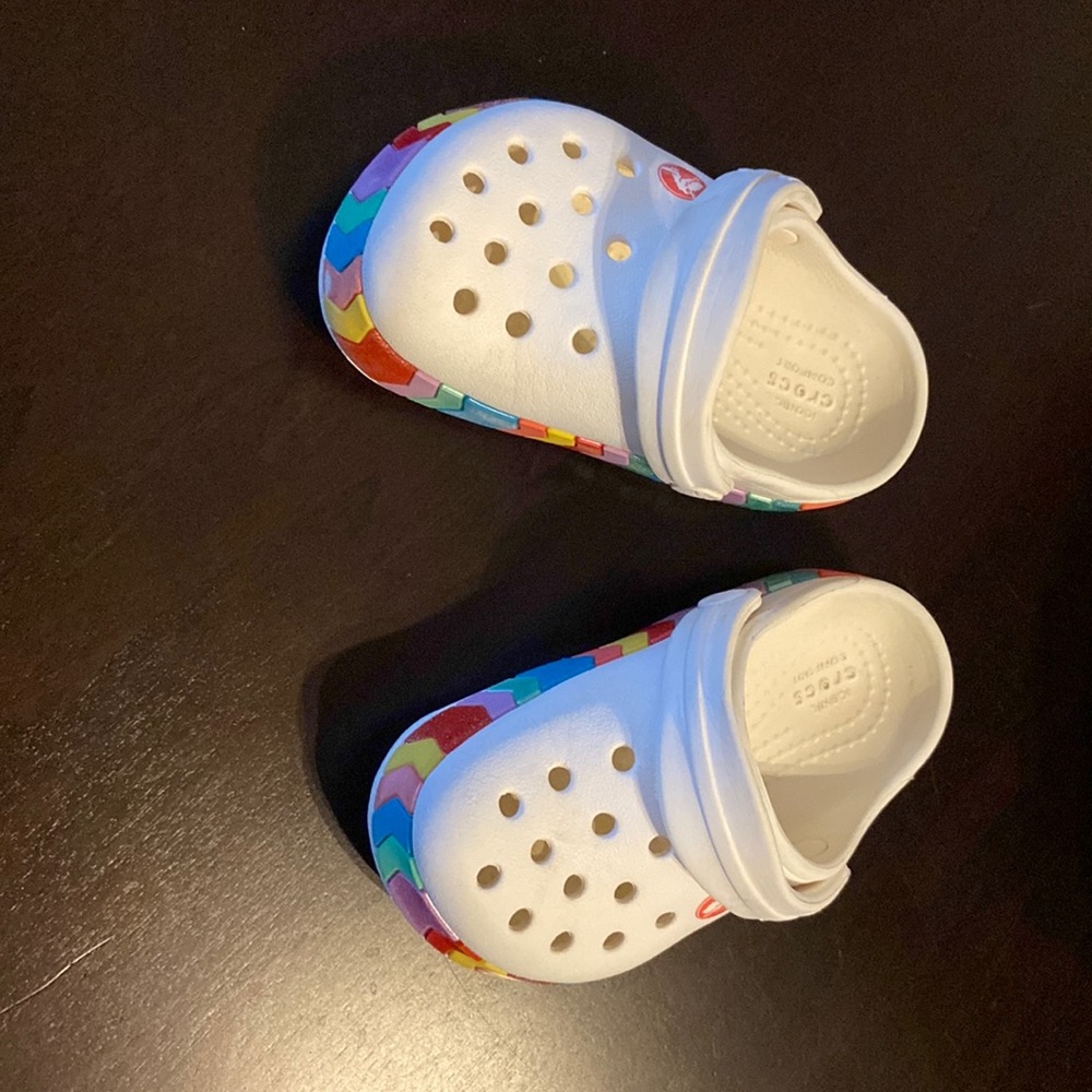 Chevron toddler crocs